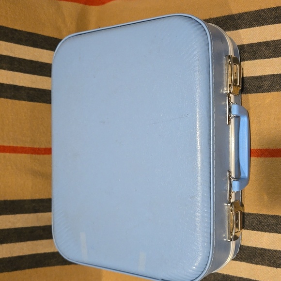 Vintage Blue Luggage Going To Granmas - Picture 3 of 10